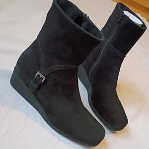 La Canadianne Black Suede Ankle Boot